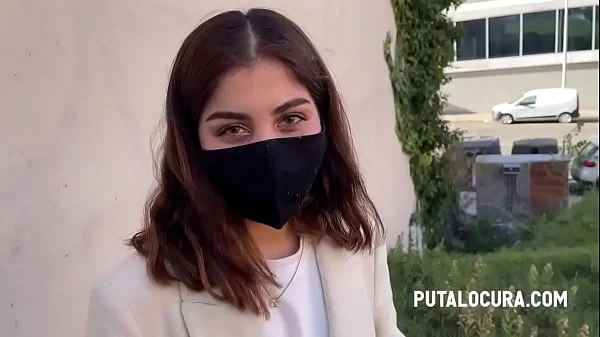 Pilladas - Latina convinced to give blowjob in the street and more...