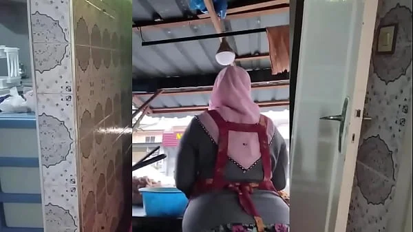 Thick Muslim Indonesian Milf