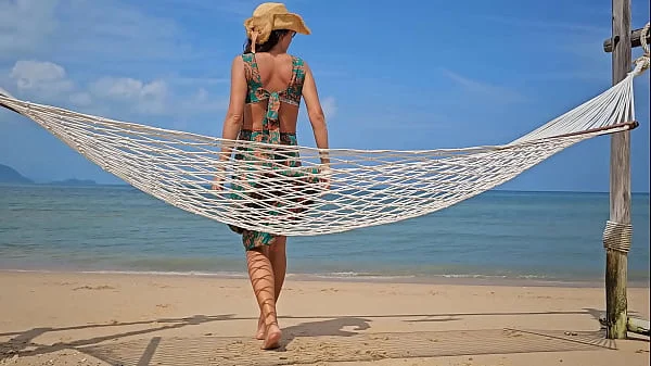 Long Dress NO PANTIES flashing on Public Beach