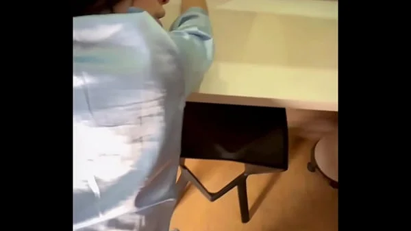 CUMPLIENDO EL SUEÑO DE UNO DE MIS FANS, LO INVITO PARA QUE ME FOLLE EN EL BALCÓN DE MI DEPARTAMENTO