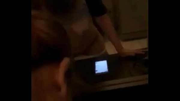 Video viral en un baño de un centro comercial