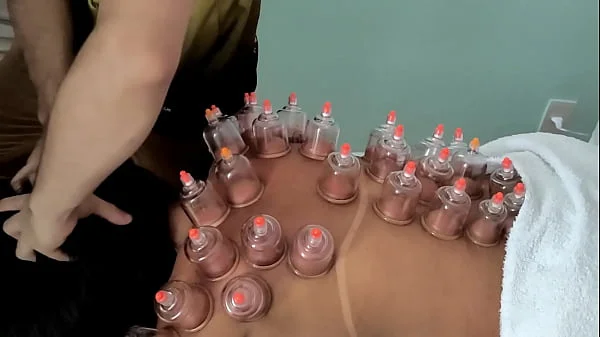Esposa pediu para filmar a sessão de massagem