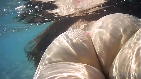 Swimming Voyeur