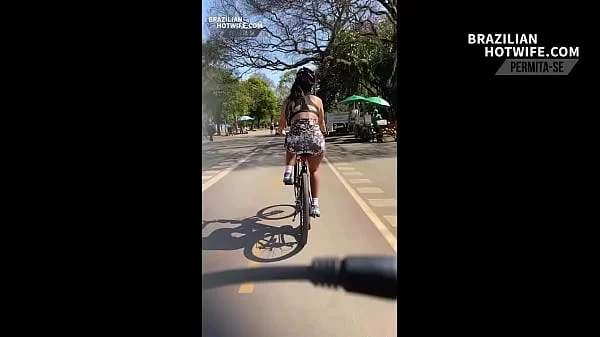 DANDO UMA VOLTA DE BICICLETA PARQUE IBIRAPUERA COM SHORT TODO SOCADO