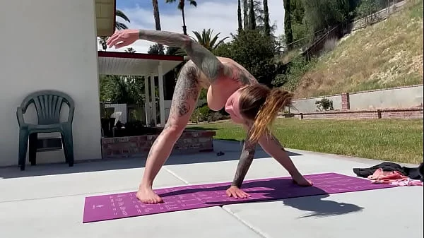 Real naked yoga with Felicity Feline