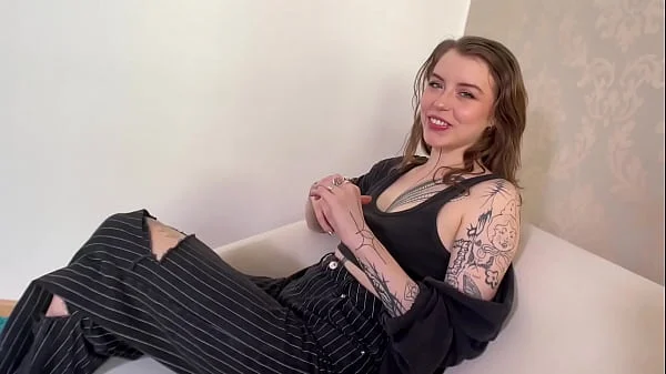 Hot Tattoo Girl Giving Sloppy Deepthroat and Rimjob to her Photographer